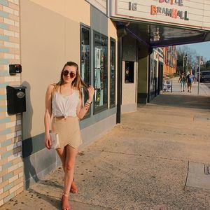 Meet your Posher, Adrienne